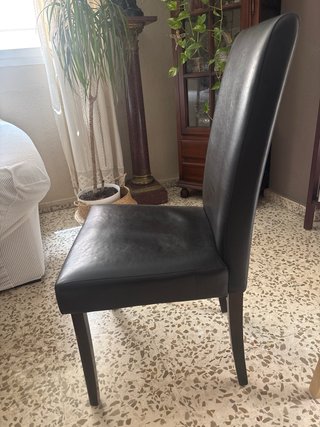 Mesa y 4 Sillas Comedor