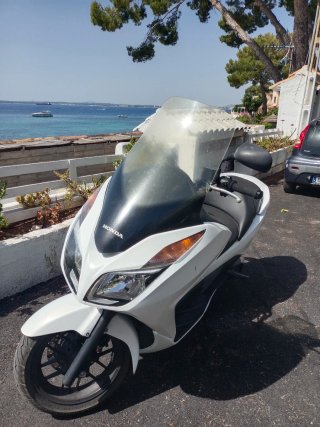 Honda Forza 300 Maxi Scooter Automática