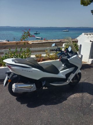 Honda Forza 300 Maxi Scooter Automática