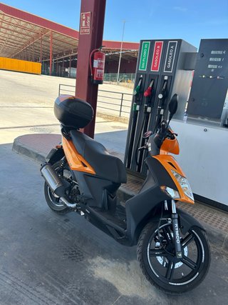 Kymco Agility 125 Scooter Naranja/Negro