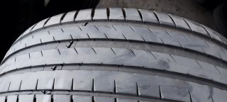 225/45 R19 96W