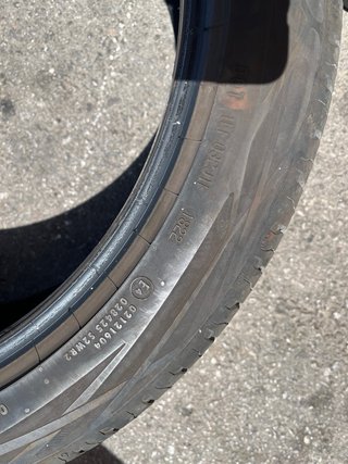 2 Neumáticos 235/45R20