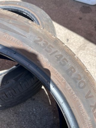 2 Neumáticos 235/45R20