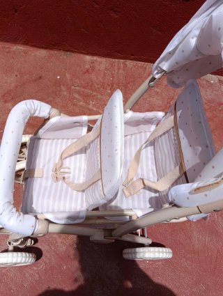 Carro de muñecas para dos
