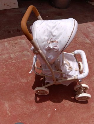 Carro de muñecas para dos