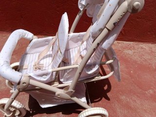 Carro de muñecas para dos