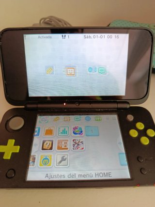 Nintendo 2DS XL + Mario Kart 7