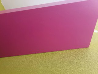 Estante de pared fucsia