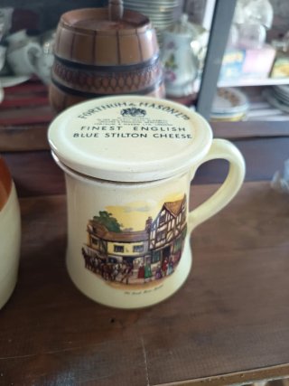 Bottiglie antiche Royal Salute e Old Rarity