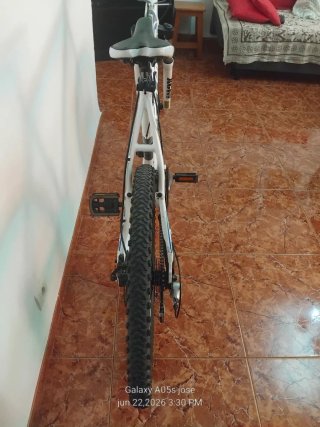 Bicicleta de montaña Carraro blanca