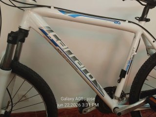 Bicicleta de montaña Carraro blanca