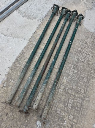5 Puntales Metálicos Verdes