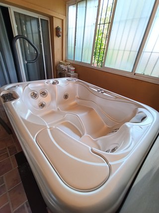 Jacuzzi HotSpring + Bomba - Excelente Estado