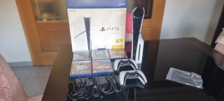 Consola PlayStation 5 + 5 Juegos