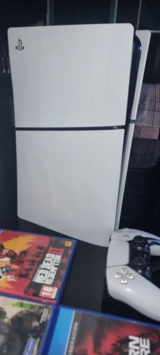 Consola PlayStation 5 + 5 Juegos