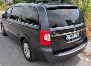 Lancia Voyager 2013