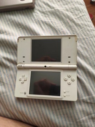 Nintendo DSi Blanca Edición Pokémon