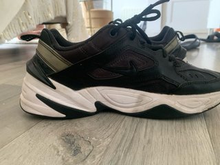 Zapatilla Nike M2K Tekno Negra y Blanca