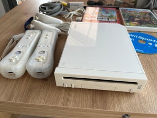 Pack Wii 2 mandos 2 nunchuk 4 juegos