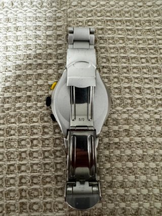 Reloj Swatch Negro y Plateado