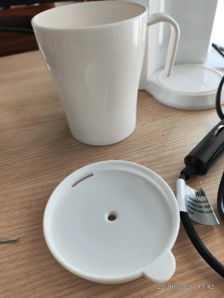 Cafetera para auto con taza