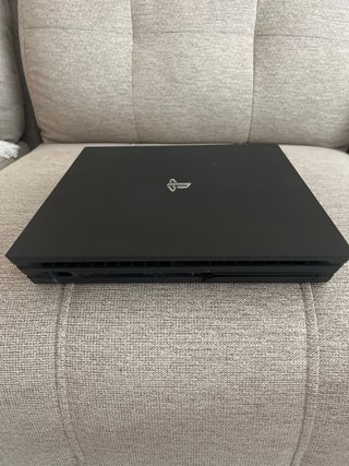 PS4 Pro 1TB + Controller + Giochi