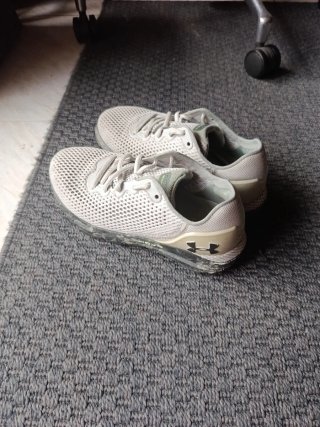 Zapatillas Under Armour HOVR Sonic 4 Gris