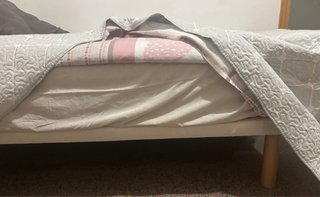 Cama 105 con colchón, tapizado y almohada