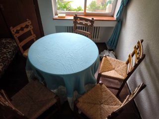 Conjunto mesa y 6 sillas anea y madera maciza