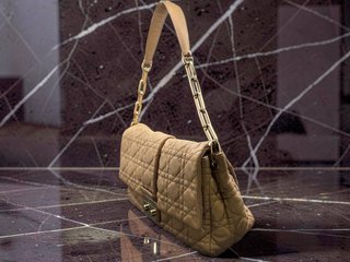 Bolso Christian Dior New Lock Piel Beige