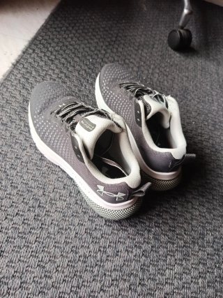 Zapatillas Under Armour HOVR Turbulence Gris