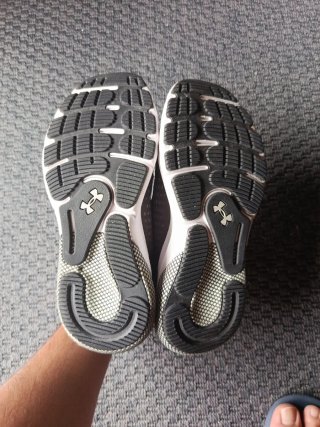 Zapatillas Under Armour HOVR Turbulence Gris