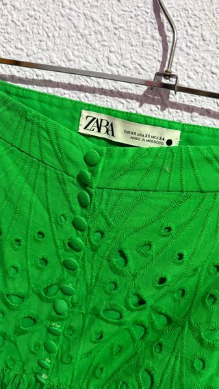 Falda Zara Bordado Suizo Verde Talla XS
