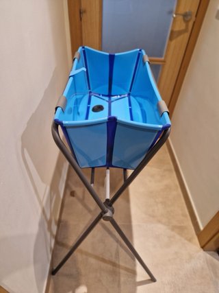 Bañera Stokke Flexi Bath con patas y hamaca