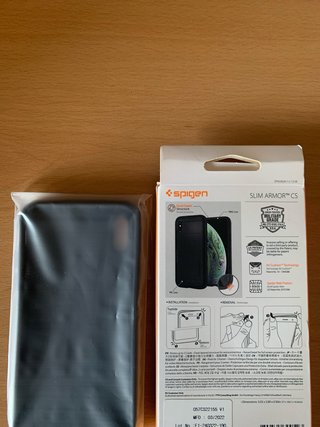 Funda negra para iPhone Xs/X Slim Armor CS Spigen