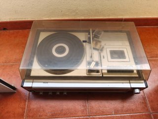 Equipo Philips Tocadiscos y Radio Cassette