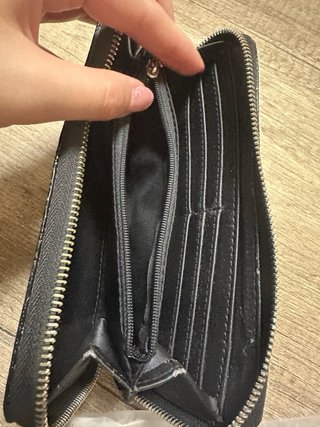Monedero Guess negro grande con cremallera