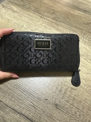 Monedero Guess negro grande con cremallera
