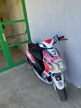 Yamaha Jog RR ducati