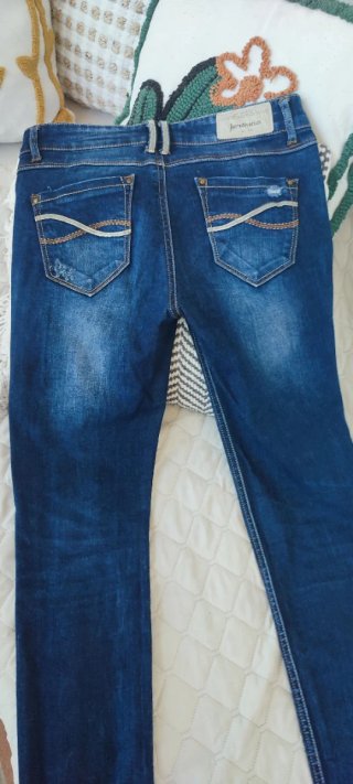 Vaqueros Stradivarius con parches