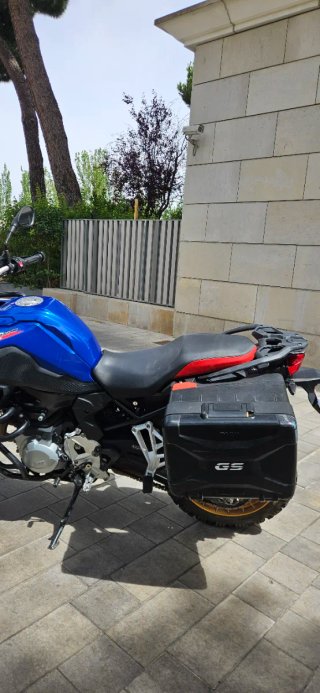 BMW F850GS 33000 kms.