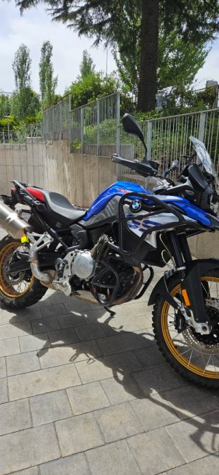 BMW F850GS 33000 kms.