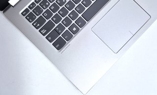 Portátil Táctil Lenovo Yoga i3 8GB RAM 1.256GB SSD