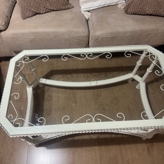 Mesa centro forja octogonal y p ropa de Camilla.