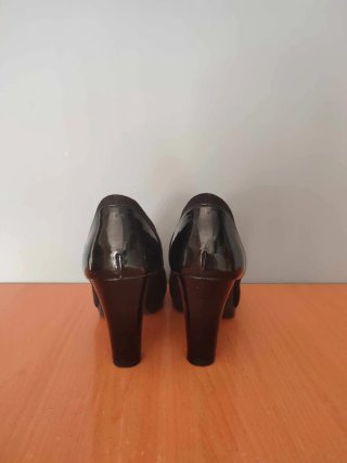 Zapatos de tacón negros