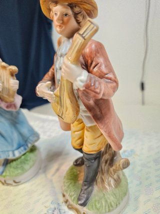 Coppia porcellana Capodimonte musicisti