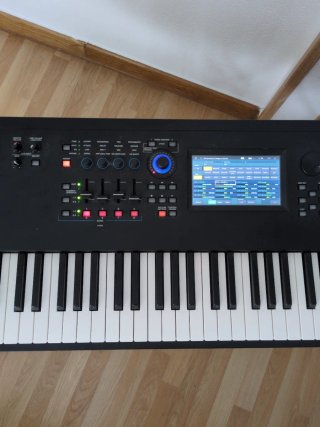 Yamaha MODX 8 Workstation LEER