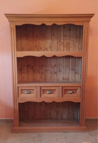 Librería rústica de madera