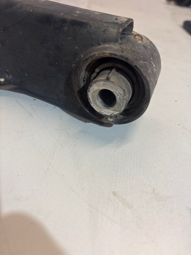 Brazo suspensión trasero derecho Seat León MK2 1P