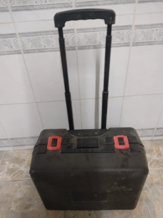 Maletín de herramientas con ruedas